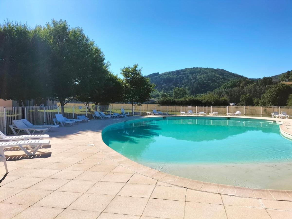 T2 Avec Piscine-Le Family 67 Apartman Pierrefiche  Kültér fotó