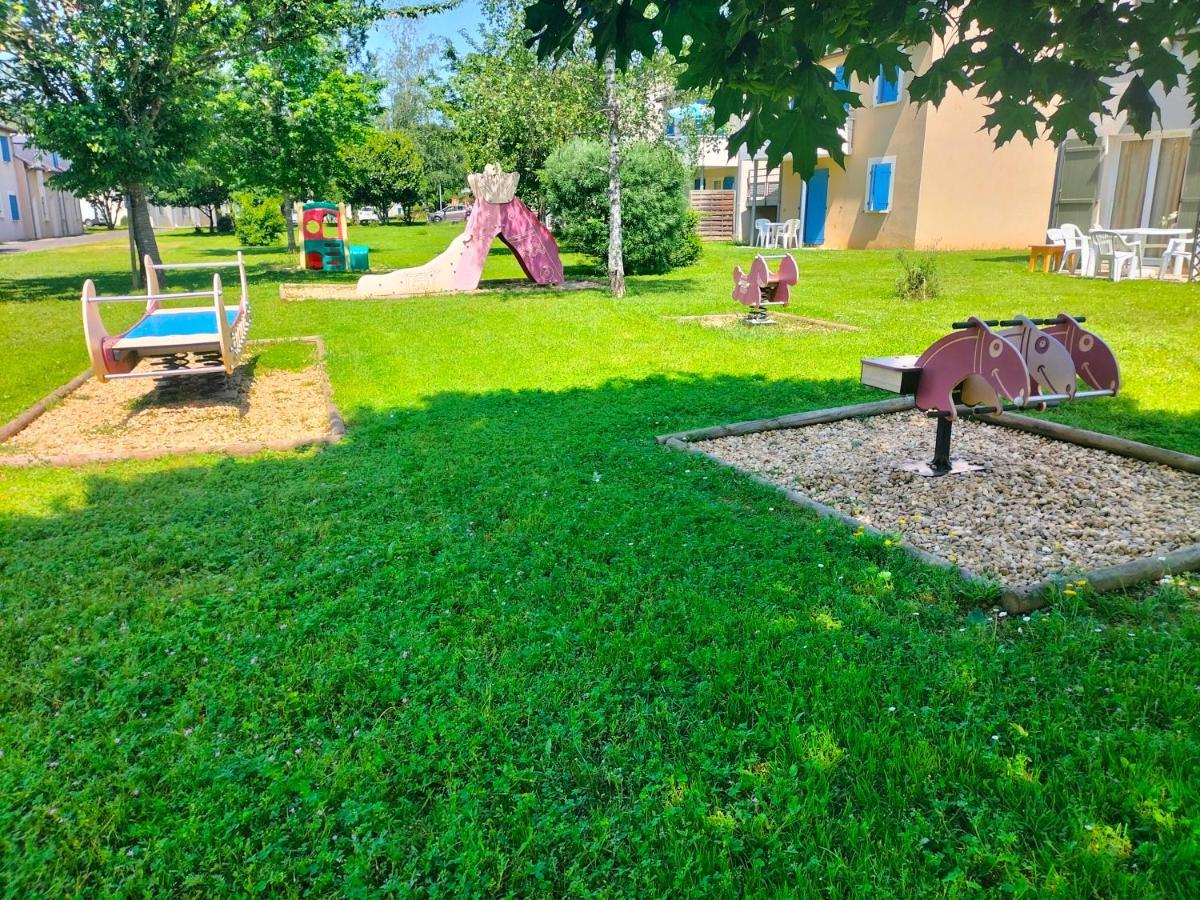 T2 Avec Piscine-Le Family 67 Apartman Pierrefiche  Kültér fotó